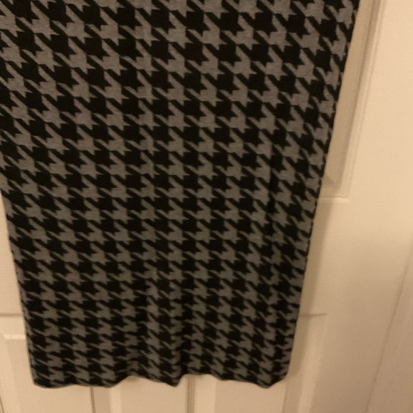 NWT Retrology Gray and black Houndstooth medium - Picture 9 of 11